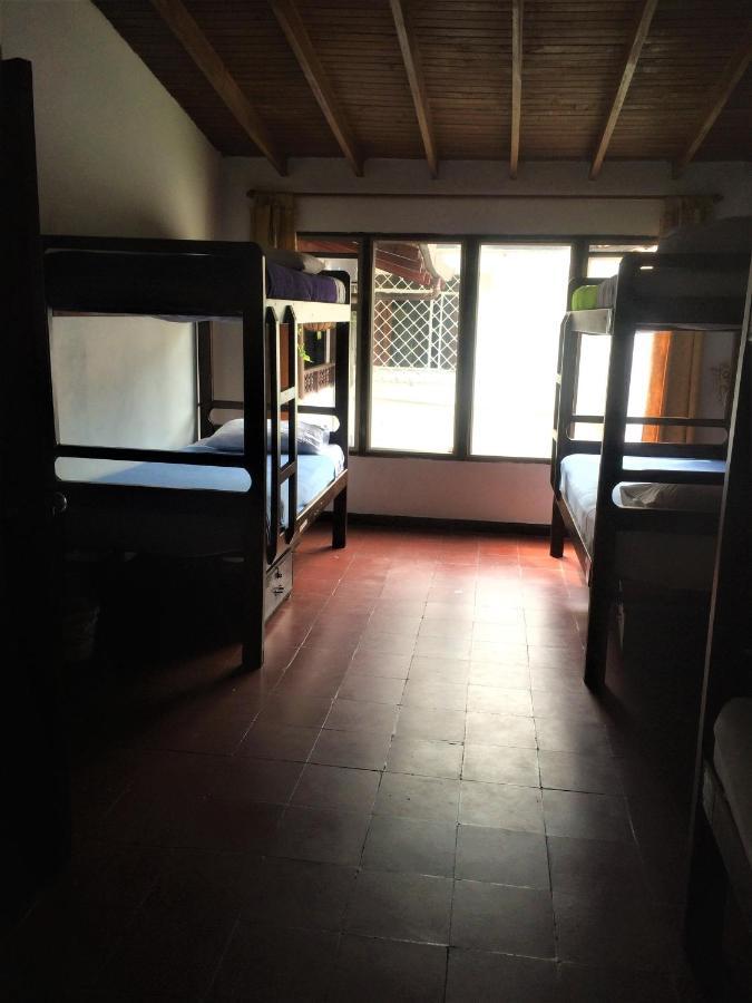 Casa Kiwi Hostel Медельин Экстерьер фото