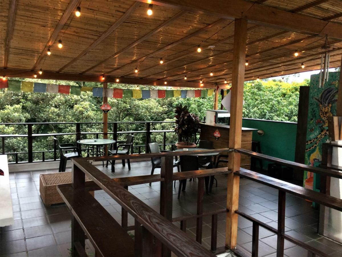 Casa Kiwi Hostel Медельин Экстерьер фото