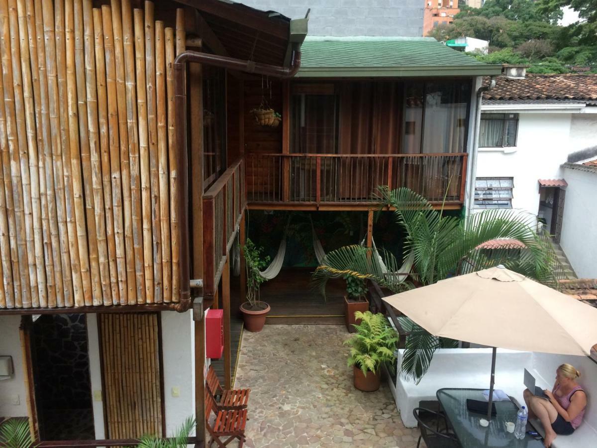 Casa Kiwi Hostel Медельин Экстерьер фото